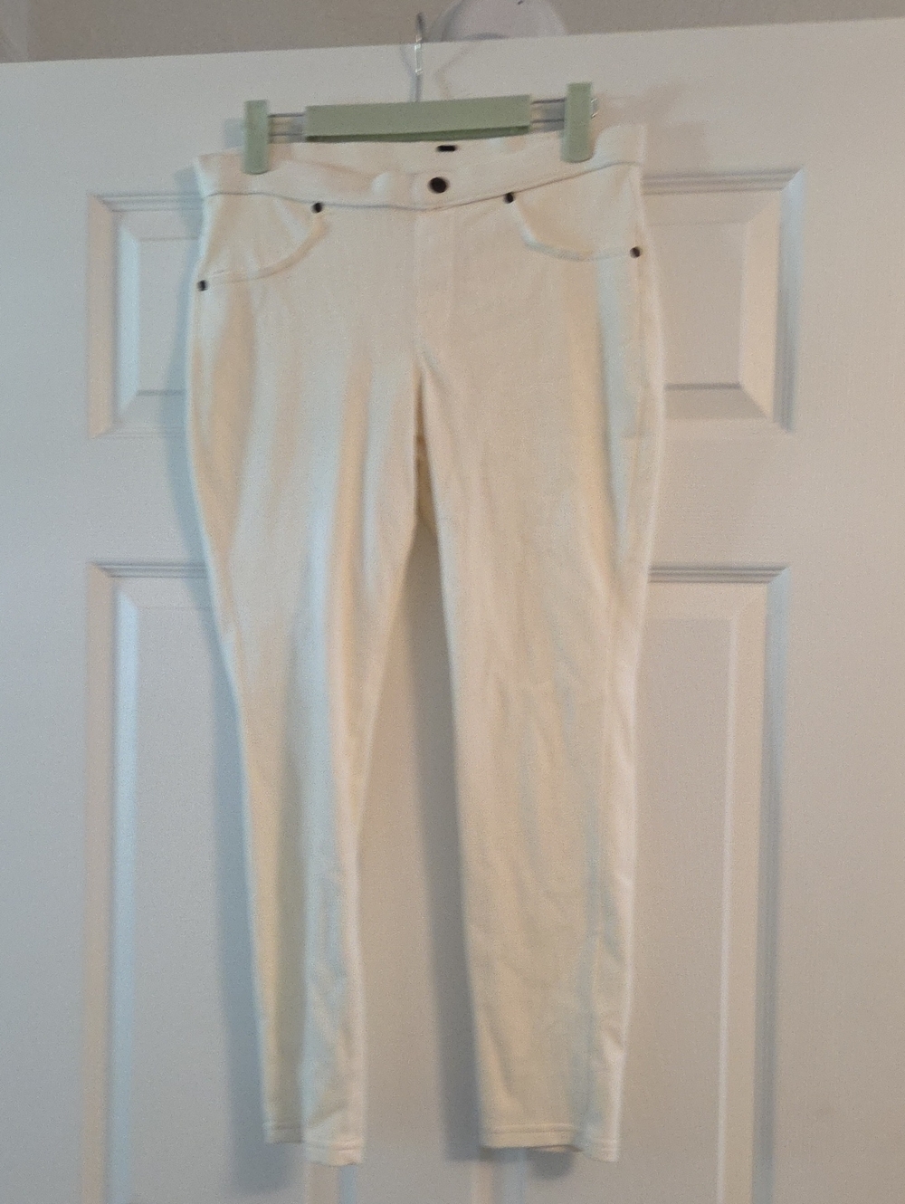 HUE White Cropped Ankle Pants
